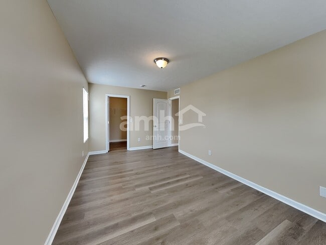 Building Photo - 9073 Bunker Hill Way