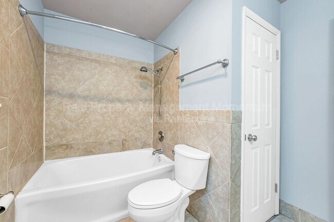 Building Photo - 603 E Greenwood St