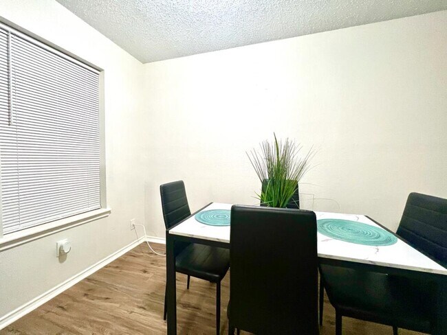 Building Photo - 4601 S 24th St