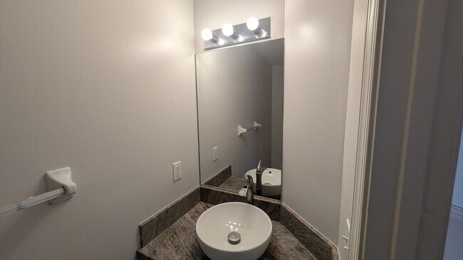 Building Photo - Luxury Gated Community Beautiful 3-Bedroom 2.5 Bath
