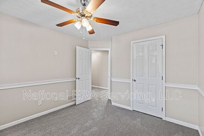 Building Photo - 185 Vintage Dr