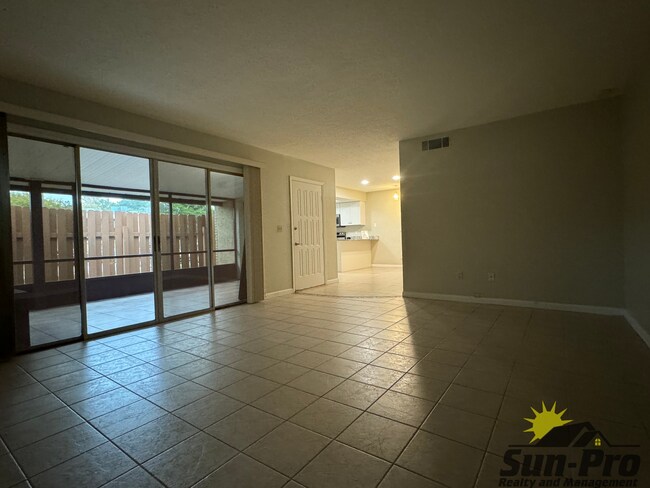 Building Photo - 116 Moonstone Ct