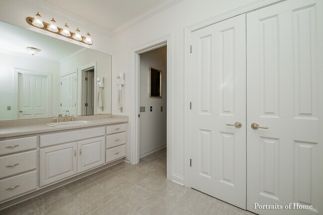 Building Photo - 1115 Bridgeview Ln