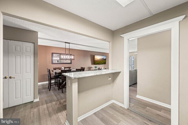 Building Photo - 11208 Valley Forge Cir