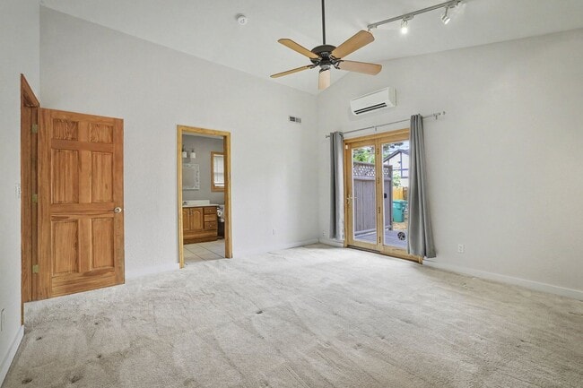 Building Photo - Charming Platte Park Bungalow Just Steps from South Pearl Street