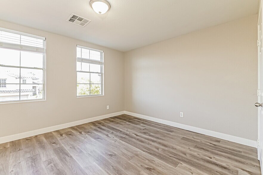 Building Photo - 217 Bella Matese Ave