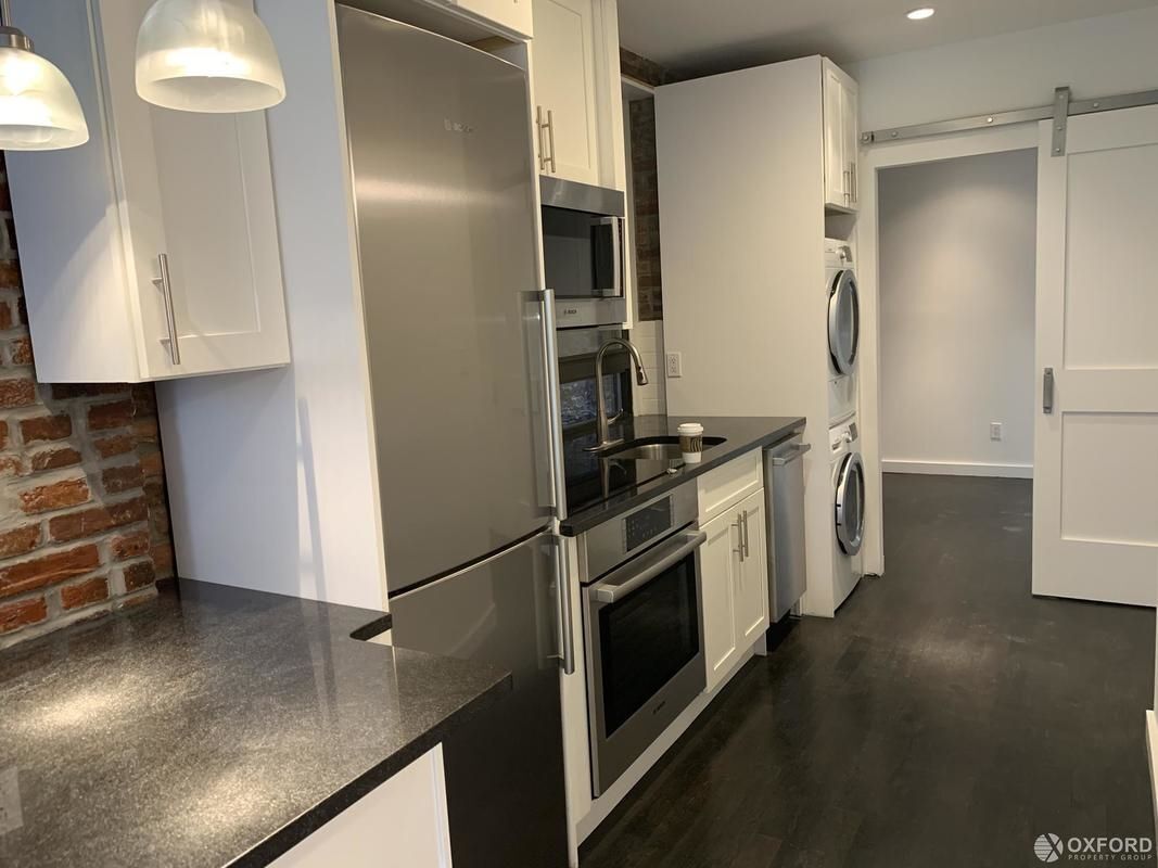 Building Photo - 328 E 59th St