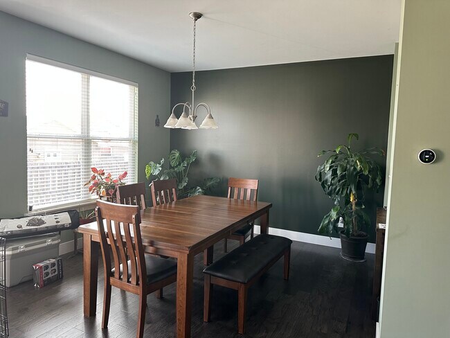 Building Photo - 2222 Shenandoah Ave