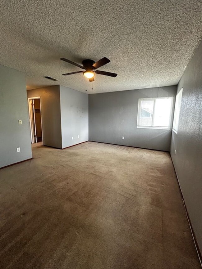 Building Photo - 7689 Melody Dr