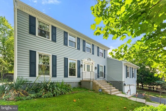 Building Photo - 8000 Sandburg Ct