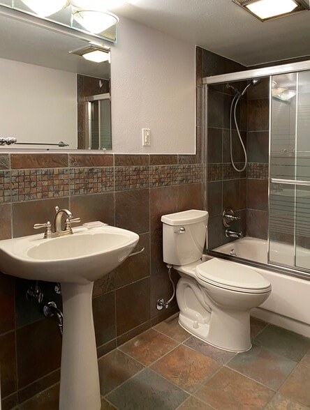 Building Photo - 777 N Washington St