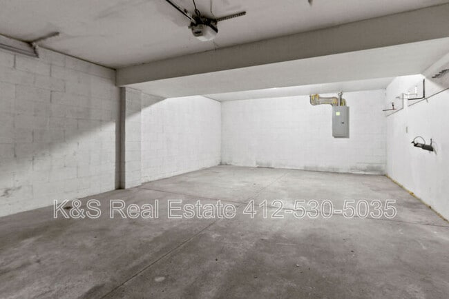 Building Photo - 122 Manor View Dr