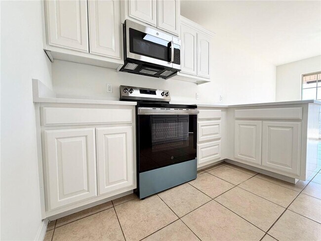 Building Photo - 2912 S D Pl