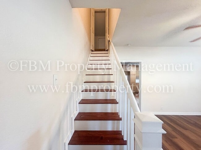 Building Photo - 10693 S Fm 148