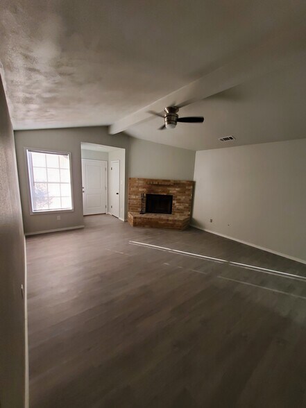 Building Photo - 16301 Malden Dr