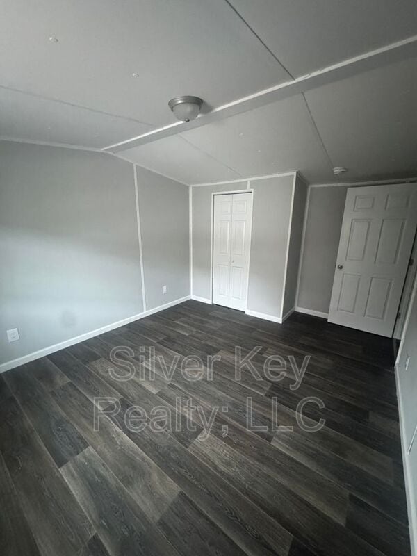 Building Photo - 3000 US-11