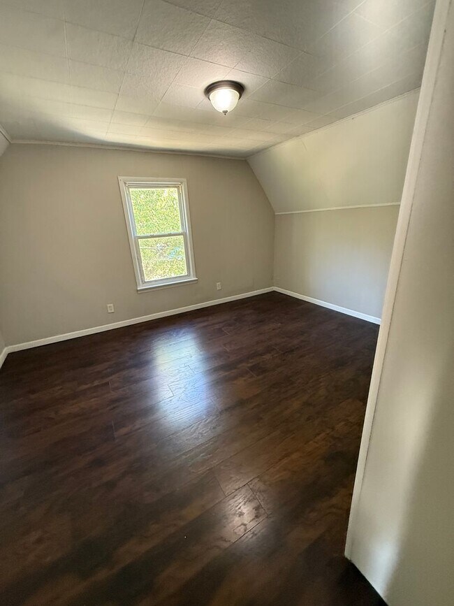 Building Photo - SECTION 8 and EDEN Accepted!! Your Newly Renovated Dream 5 Br Home Awaits!!