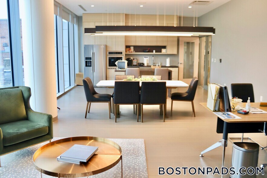 Building Photo - 160 Merrimack St