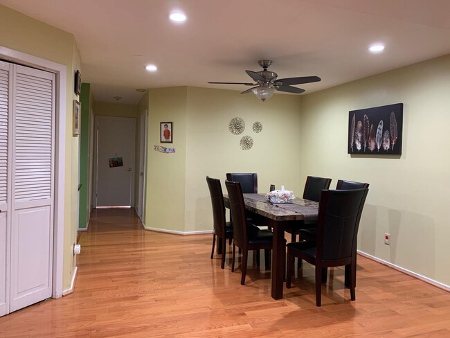 Building Photo - 451 Dunlin Plaza