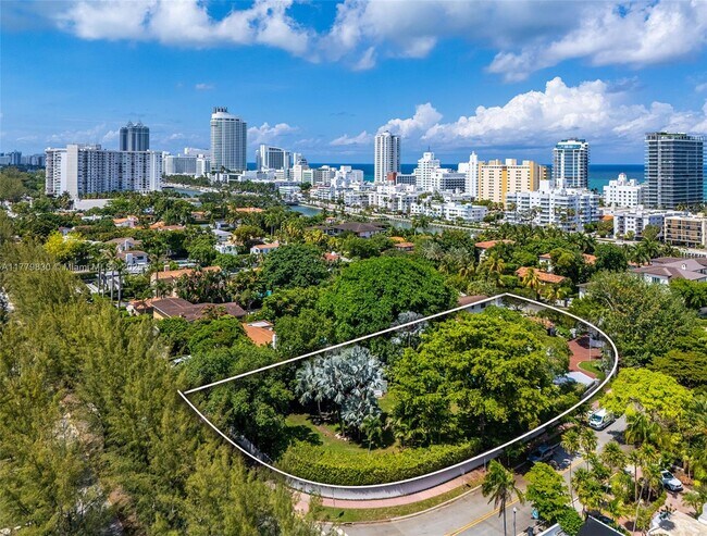 Building Photo - 3500 Flamingo Dr