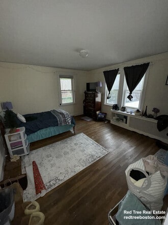 Building Photo - 14 Lake St