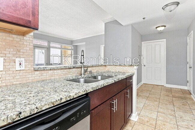 Building Photo - 1101 Juniper St NE