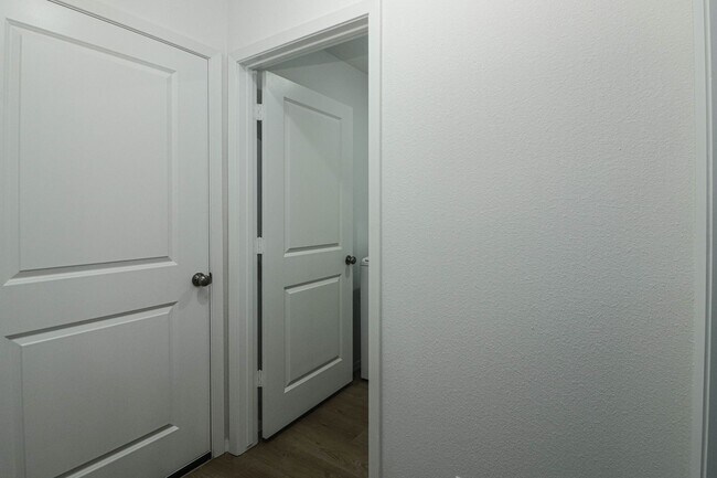 Building Photo - 3122 S 15th Pl