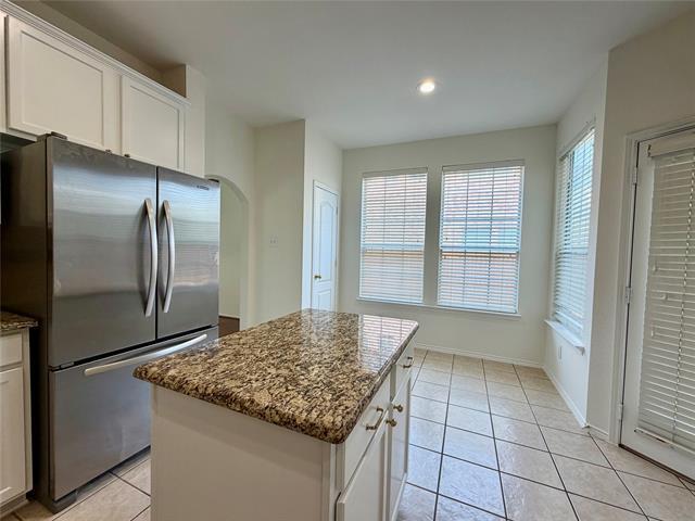 Building Photo - 516 Hawken Dr