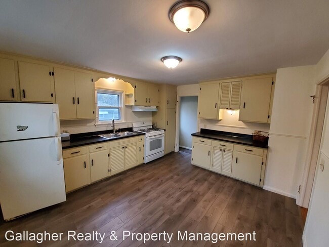 Building Photo - 3 br, 1 bath House - 313 Britton Rd