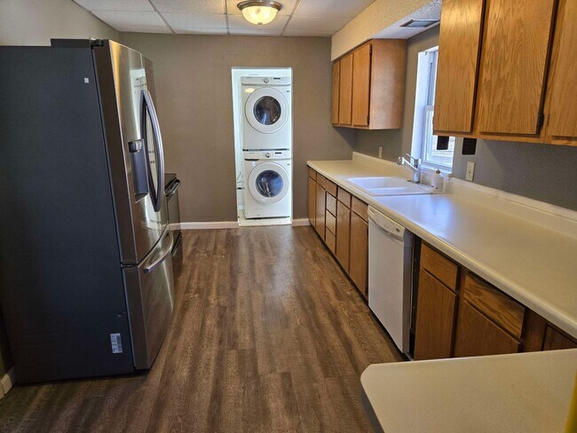 Building Photo - 1211 Garfield Ave