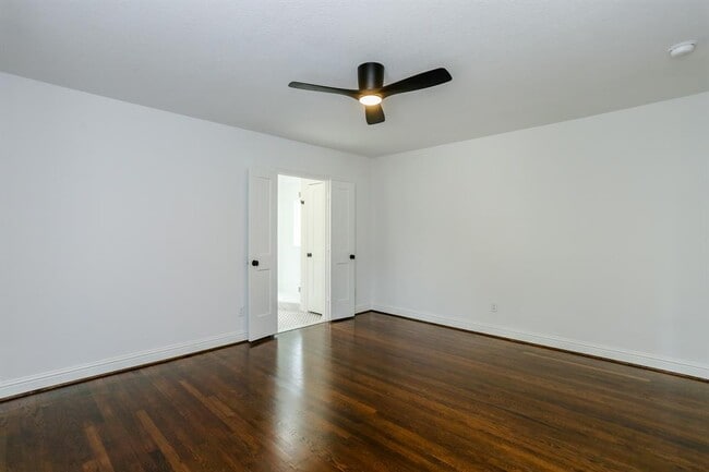 Building Photo - 3125 Wroxton Rd