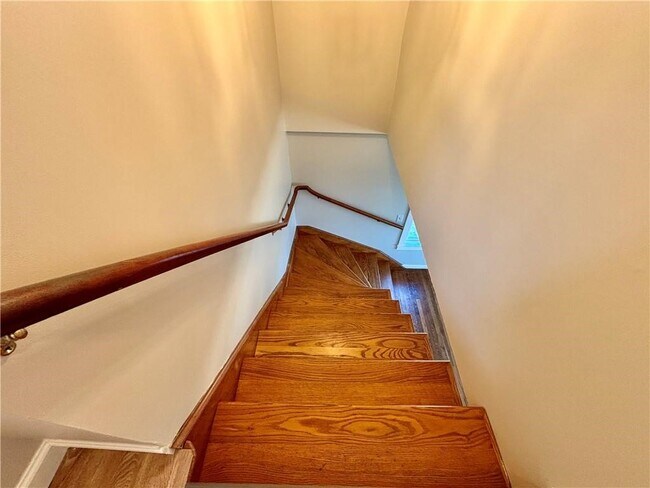 Building Photo - 5667 Dunning Ave