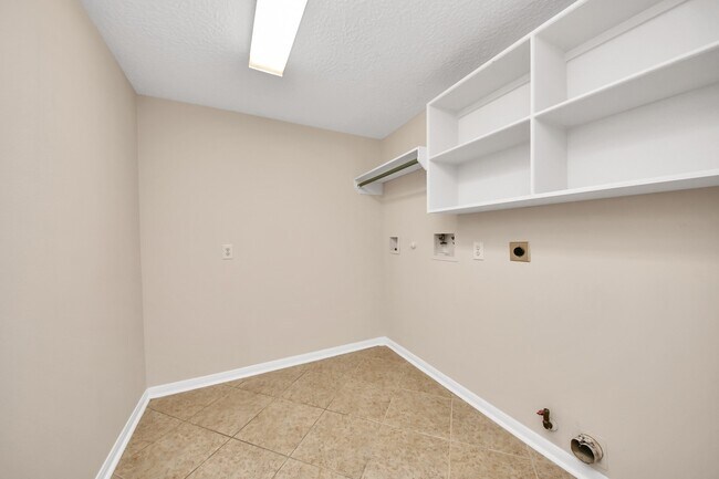 Building Photo - 4126 Midstream Dr