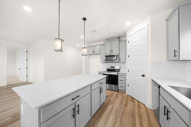 Building Photo - Brand New 4 Bedroom / 2 Bathroom for Lease in Southwest - Available for Immediate Move-In