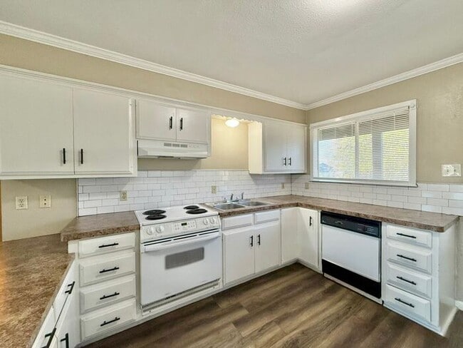 Building Photo - Almost Ready! Studio Apartment in East Tyler! 1/2 Off First Full Months Rent!