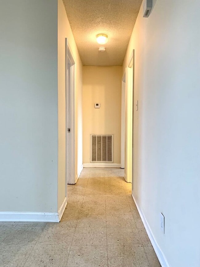 Building Photo - 1113 Keith Ave