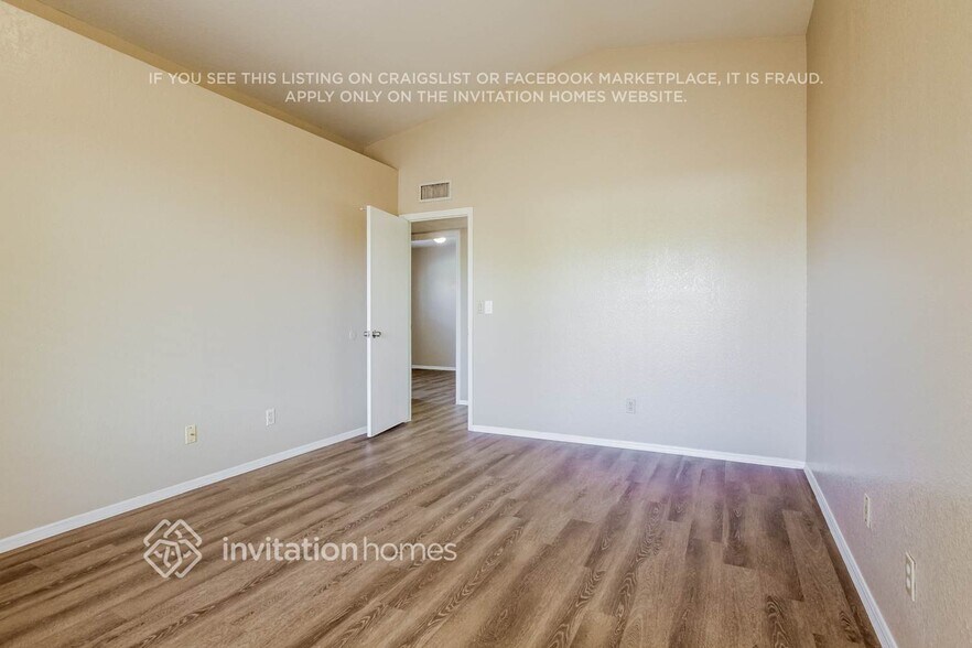 Building Photo - 6628 N 48th Dr