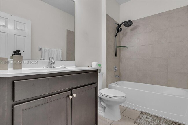 Building Photo - 11413 SW 252nd Ter