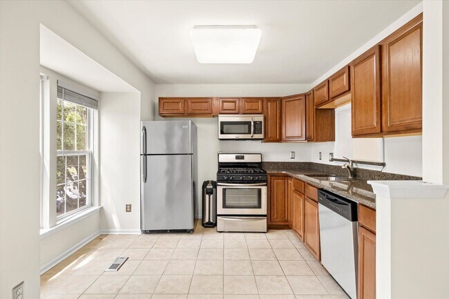 Building Photo - 4701 Colonnade Way