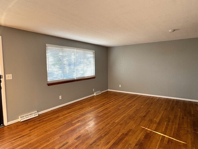 Building Photo - 8305 Acoma St