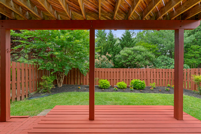 Building Photo - 7073 Kings Manor Dr