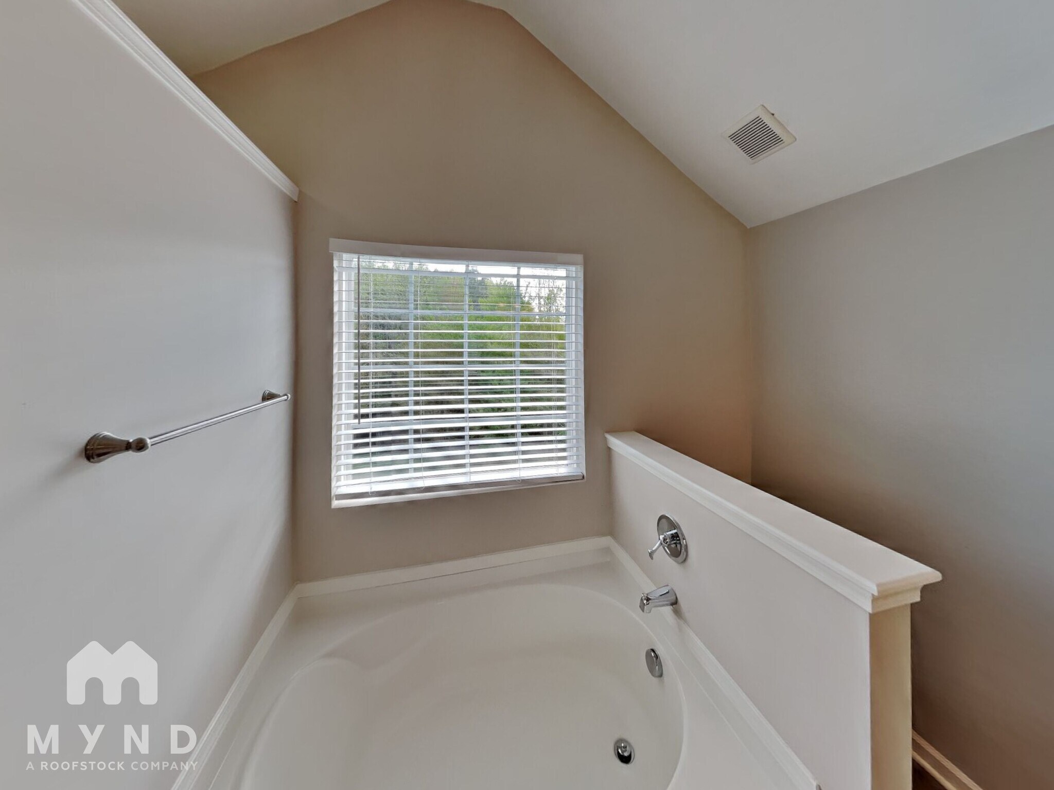 Building Photo - 1101 Southridge Dr