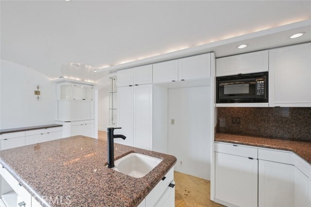 Building Photo - 411 Goldenrod Ave