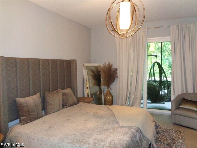 Building Photo - 575 El Camino Real