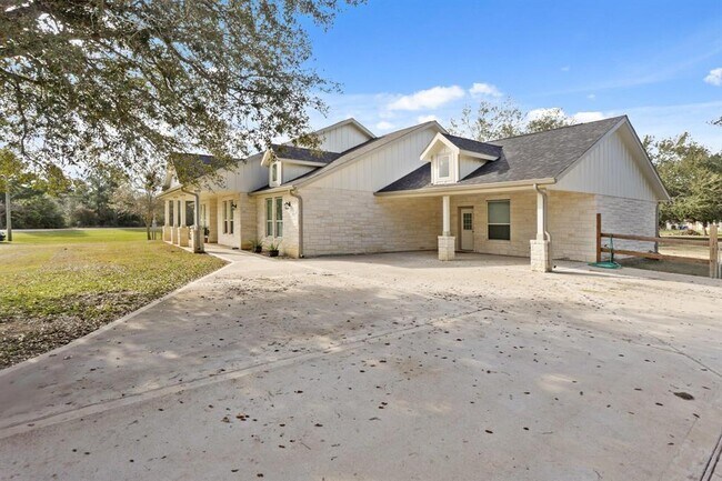 Building Photo - 19503 Fisher Dr