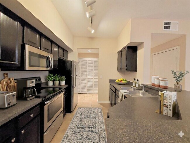 Building Photo - 6029 Westgate Dr