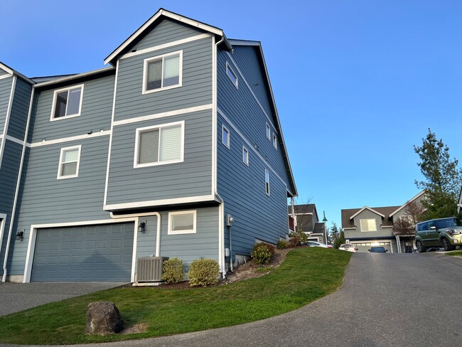 Building Photo - 3bed/2.5bath with Lofted Space at Harbor Crossing!