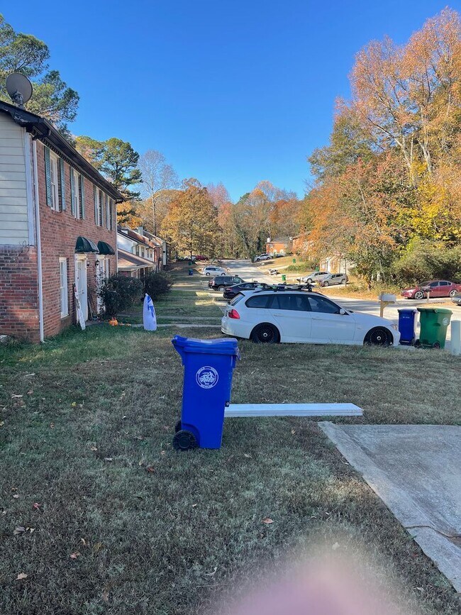 Building Photo - Ridgemere Ct