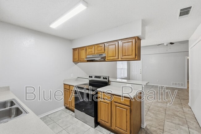 Building Photo - 711 Penn Pl