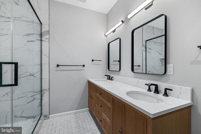 Building Photo - 200S Broad St